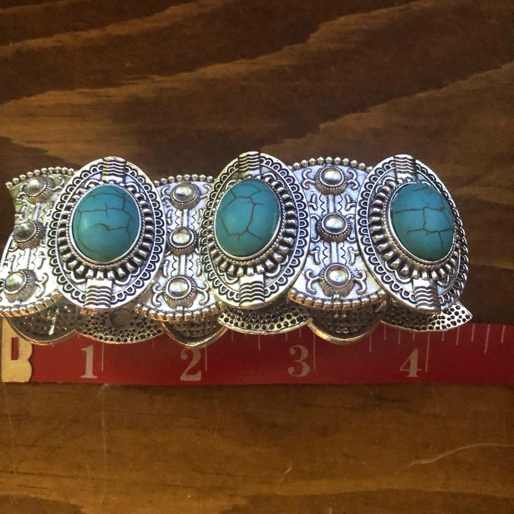 8 inch Silvertone and Turquoise color Howlite Statement Bracelet
